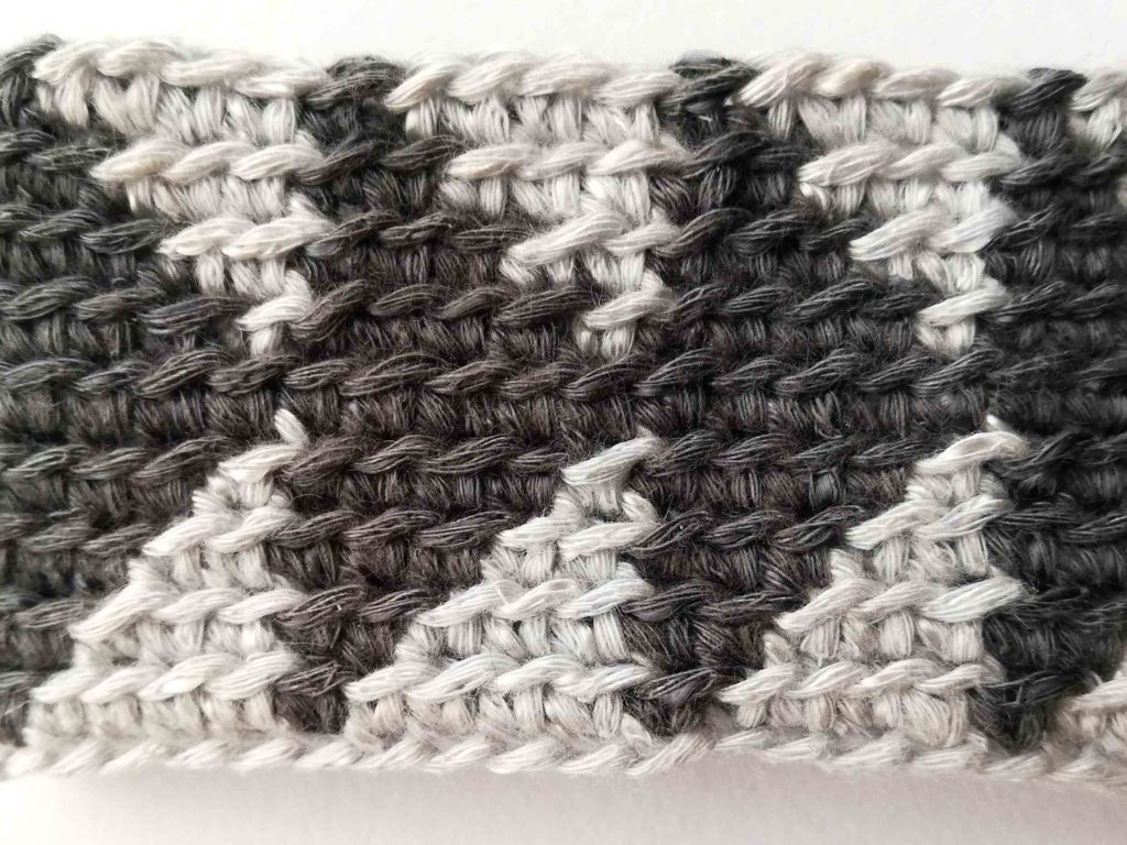 Tapestry crochet modified single crochet