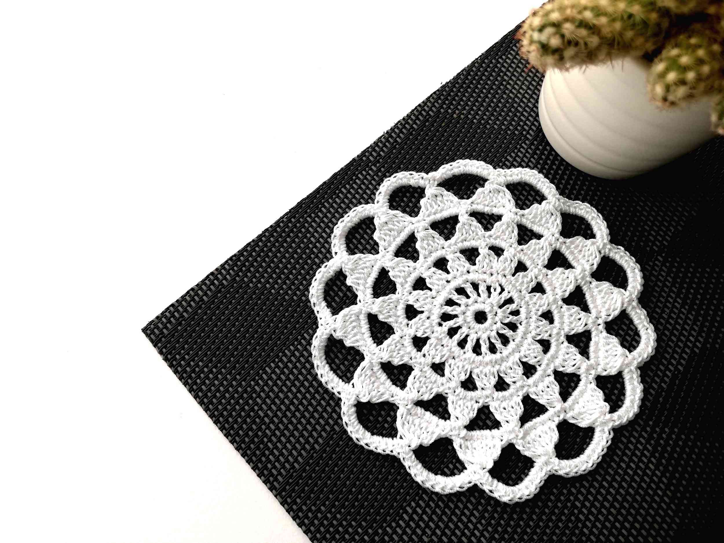 Free pattern: Winter coaster