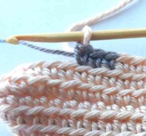 Tapestry crochet bag for glasses tutorial 8