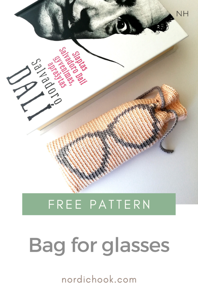 Tapestry crochet bag for glasses