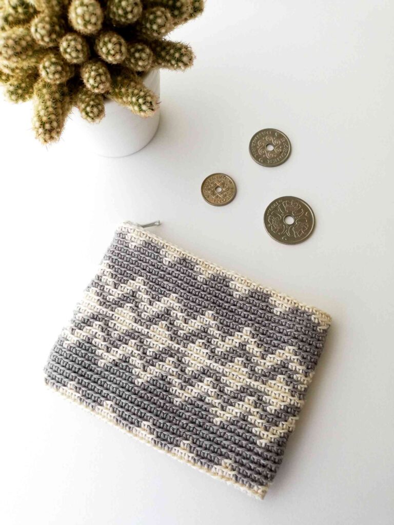 tapestry crochet pouch with a zipper