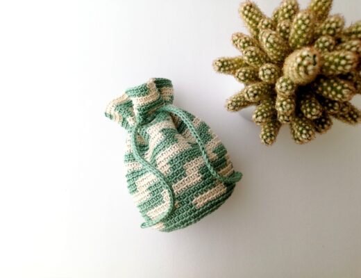 Steps crochet drawstring bag