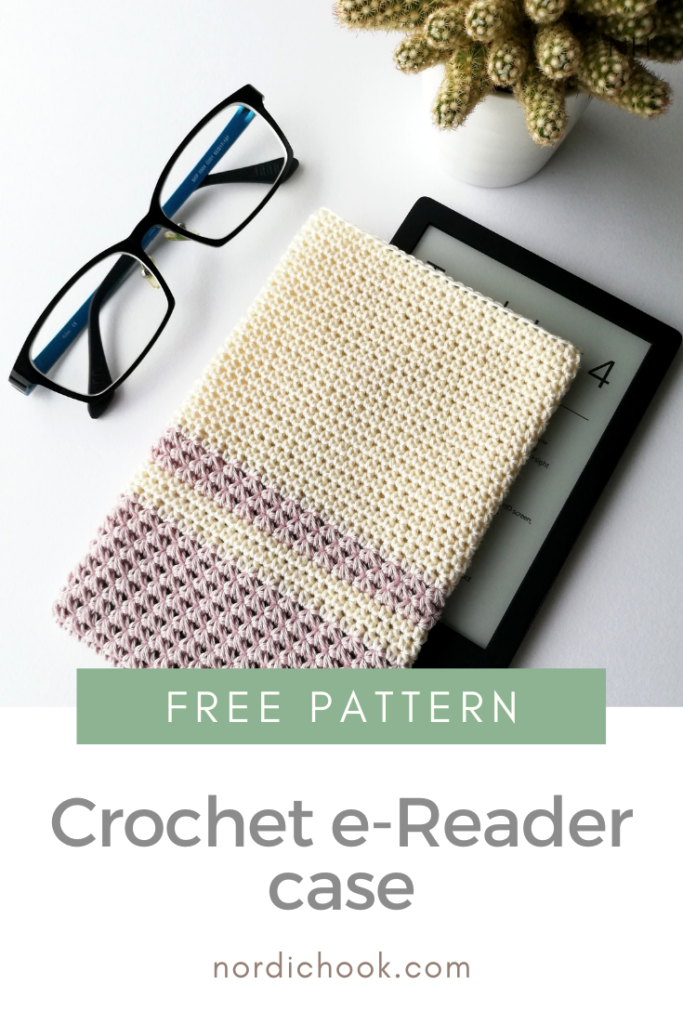 Crochet e-Reader case pin