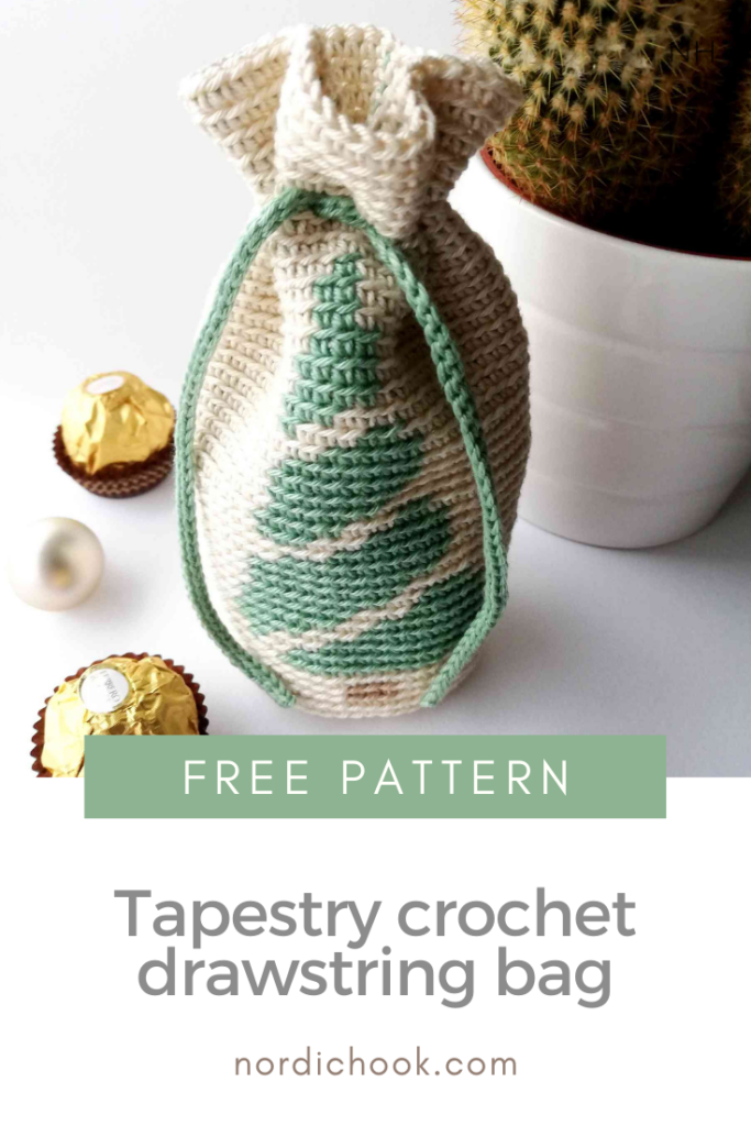 Tapestry crochet bag with a string 