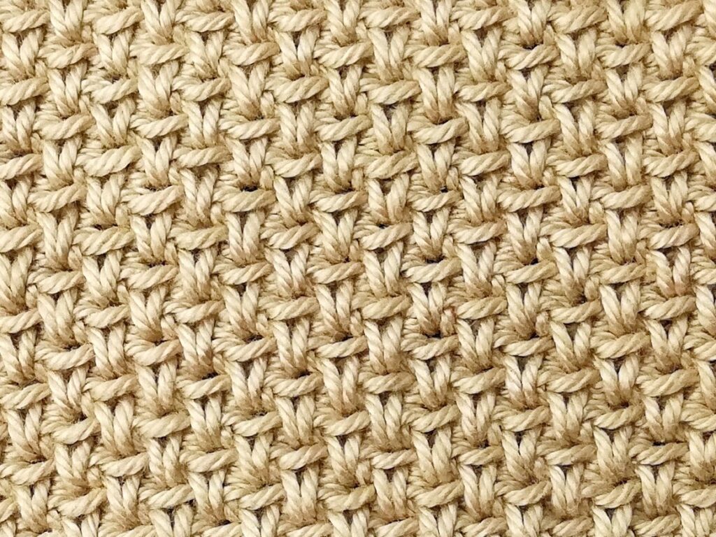 Crochet stitch tutorial: alternating spike stitch