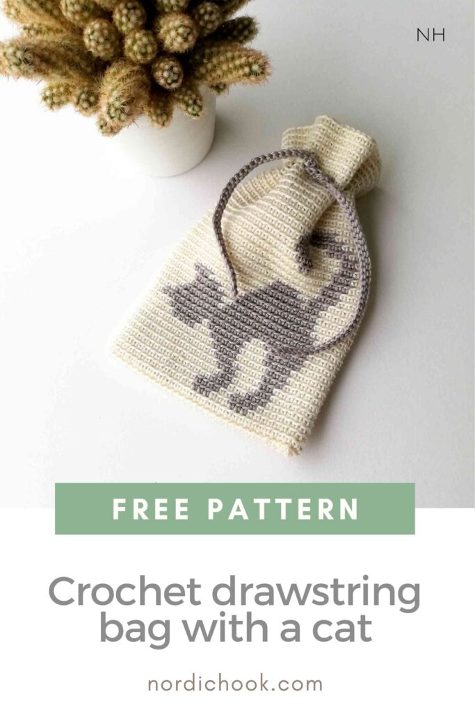 Free crochet pattern: crochet drawstring bag with a cat