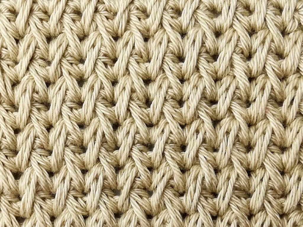 Crochet stitch tutorial: Feather stitch