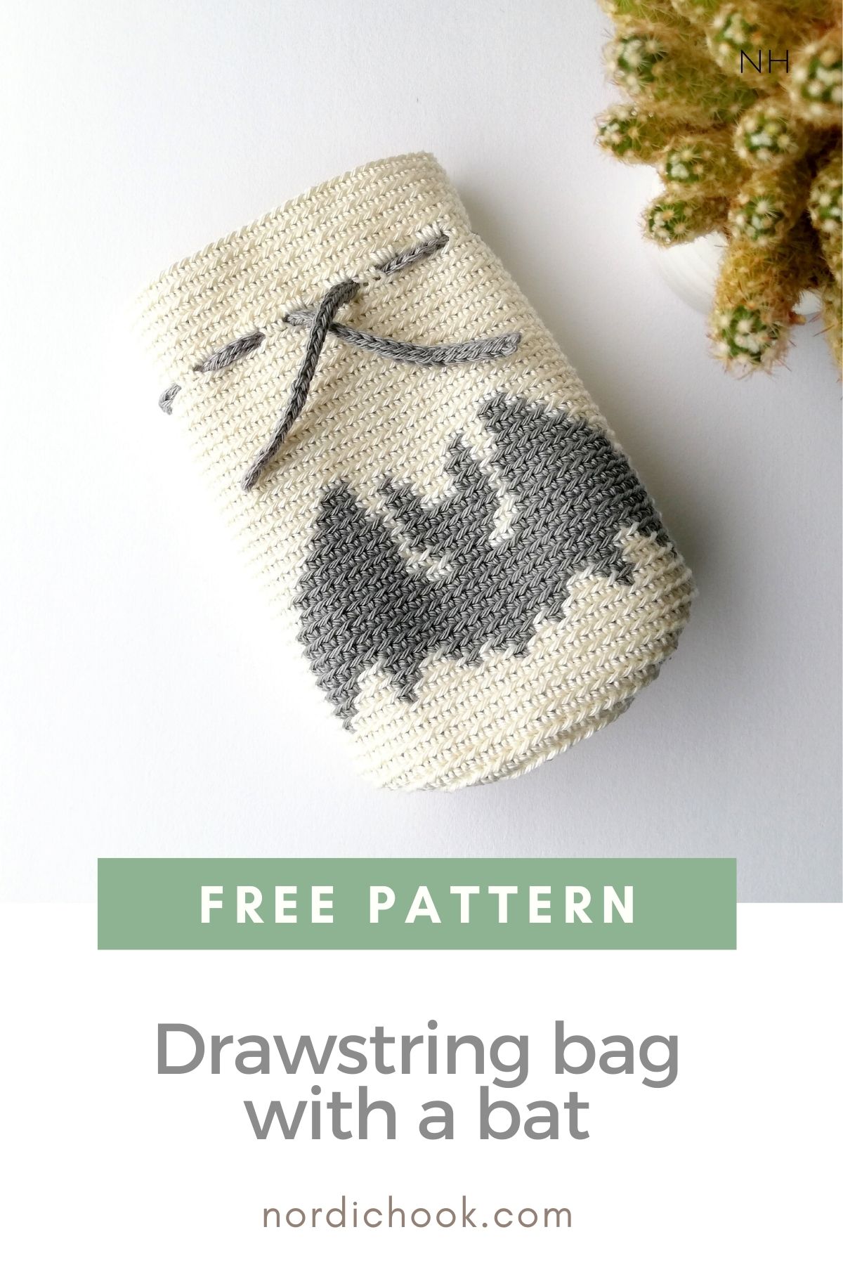 Drawstring bag with a bat - Free crochet pattern