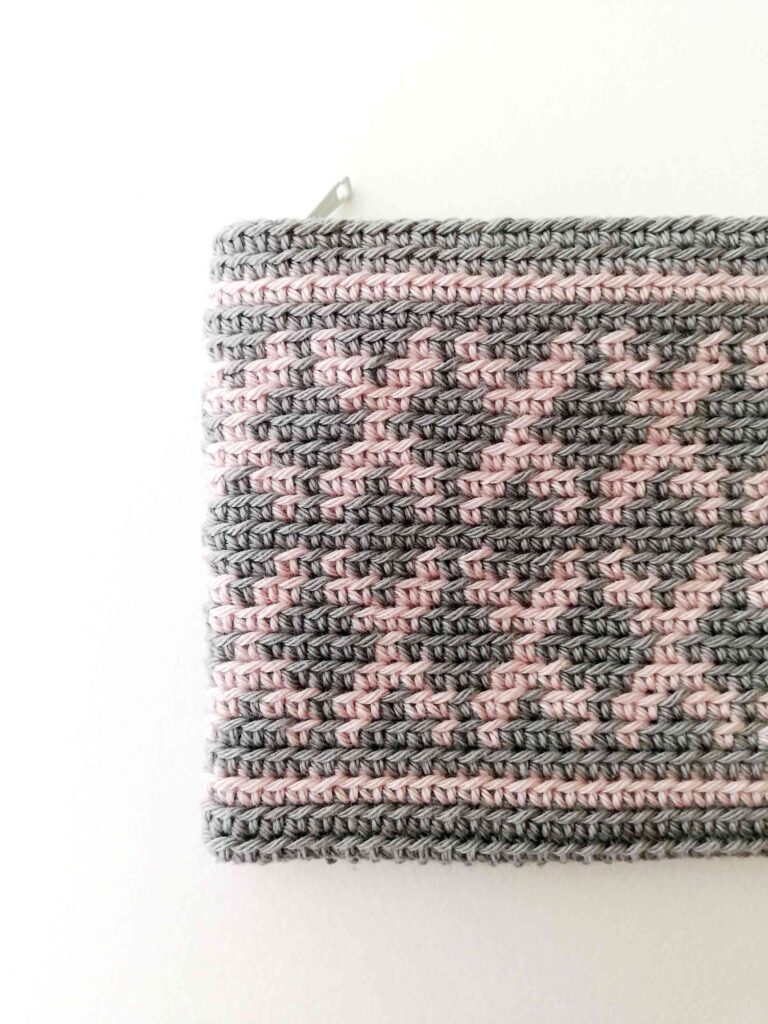 Free pattern: tapestry crochet zipper pouch Evelyn