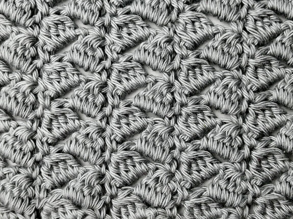 Crochet stitch tutorial: Side saddle stitch