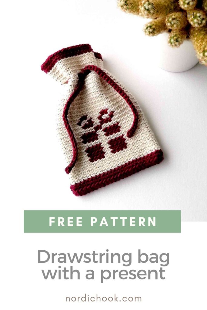 Free pattern: Drawstring bag with a present