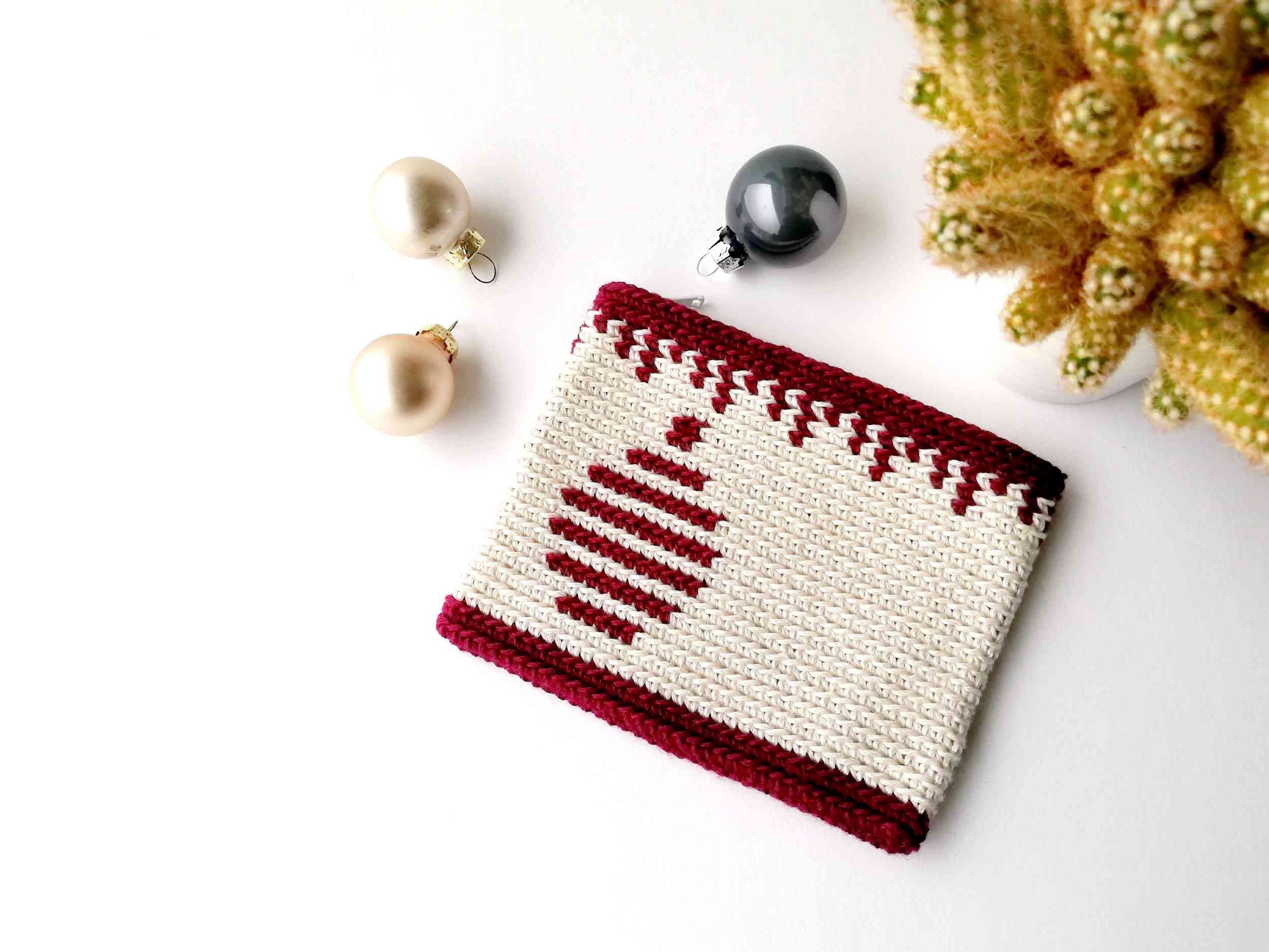 Zipper pouch with a Christmas ornament
