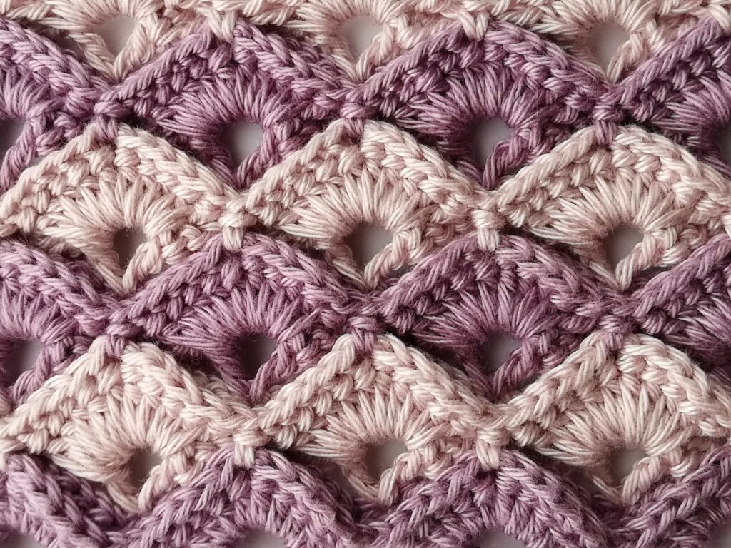 How To Crochet: Spiked Plaid Stitch  Tutorial, DIY, Beginner Crochet,  Unique Crochet Stitch, Fun 🧡 