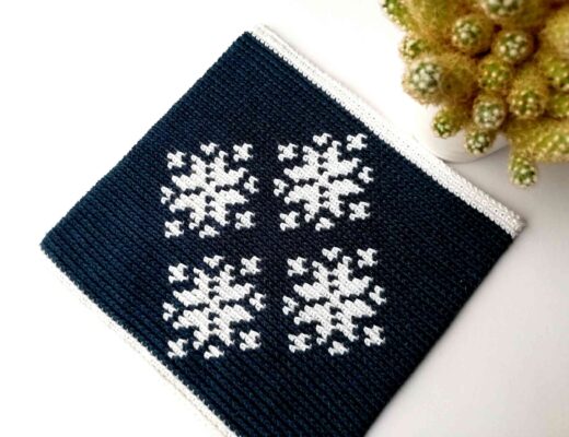 Potholder with Christmas ornaments