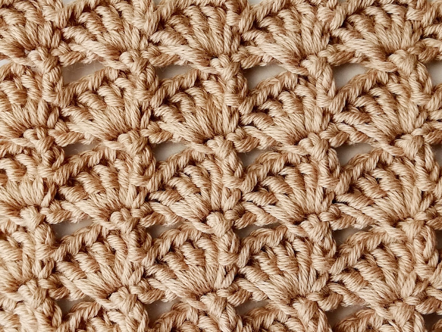 The even diagonal shell stitch - Nordic Hook - Free crochet stitch
