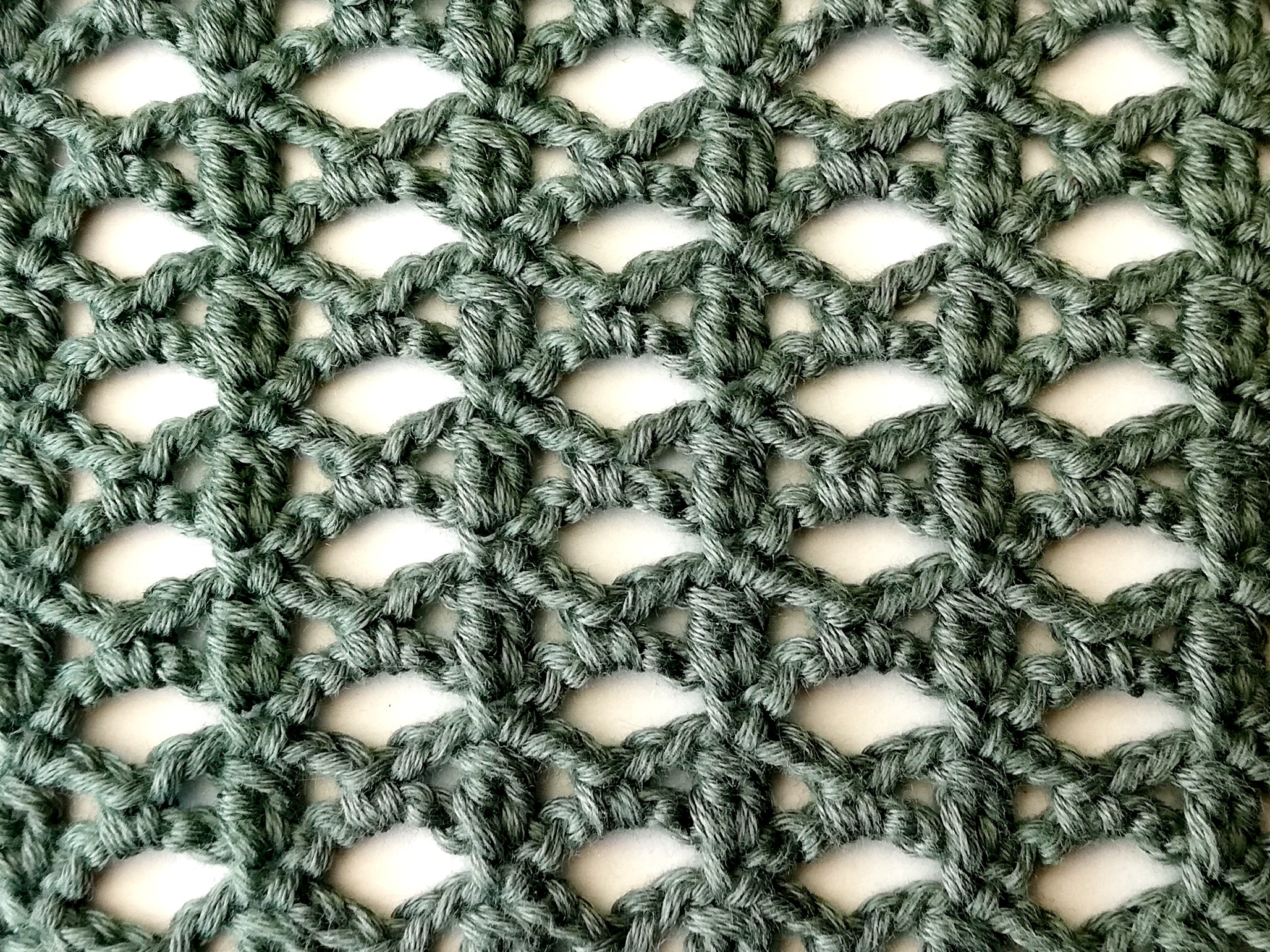 The mini cluster eyelet stitch