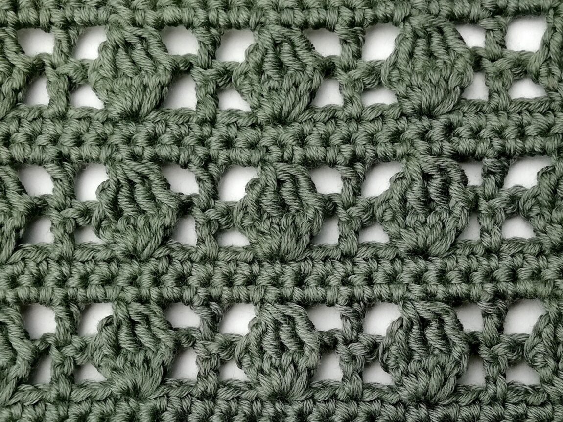 Crochet stitch photo and video tutorial: The boxed leaf stitch