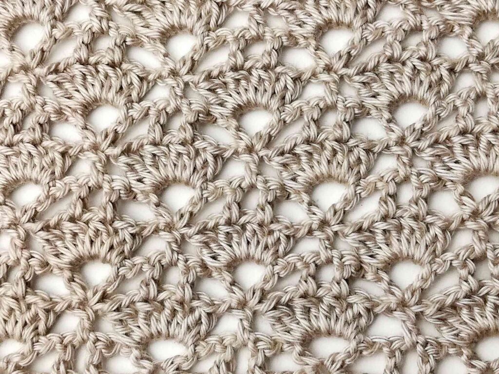 Crochet stitch photo and video tutorial: The crown stitch