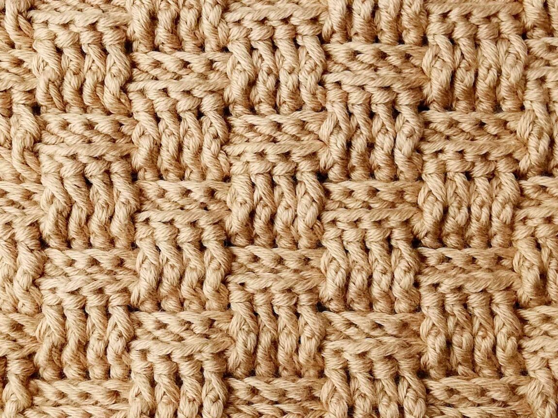 Crochet stitch photo and video tutorial: the large basket weave stitch