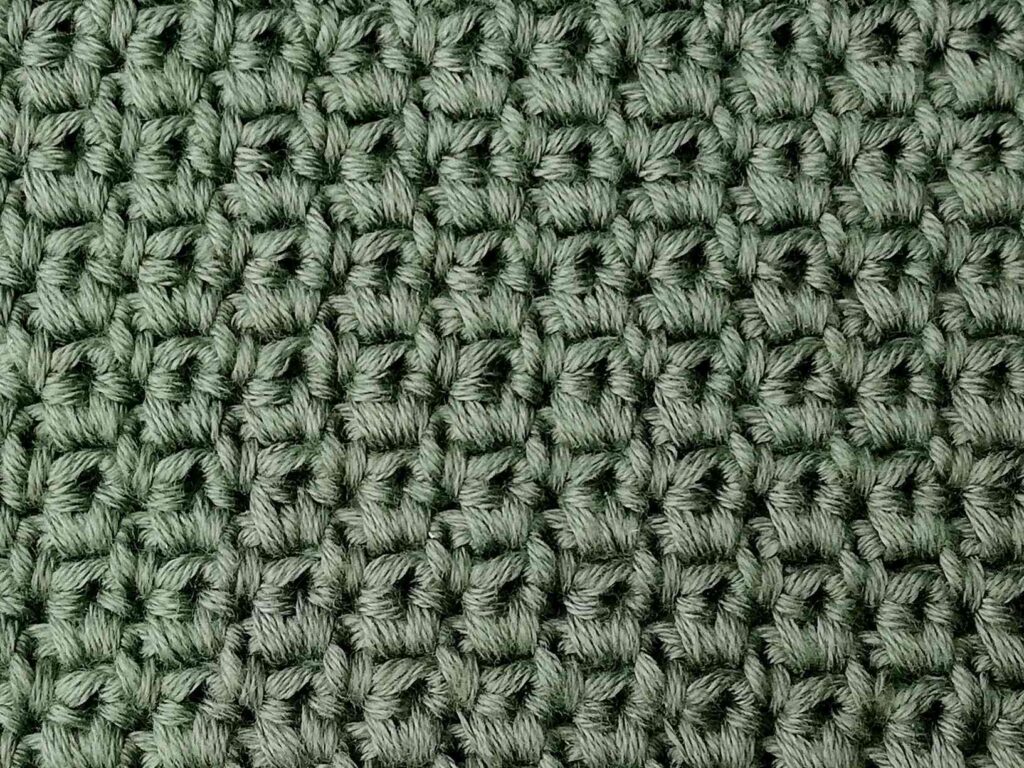 Crochet stitch photo and video tutorial: The little combs stitch