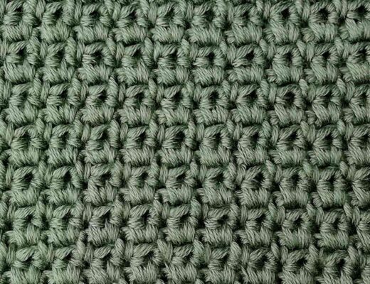 Crochet stitch photo and video tutorial: The little combs stitch