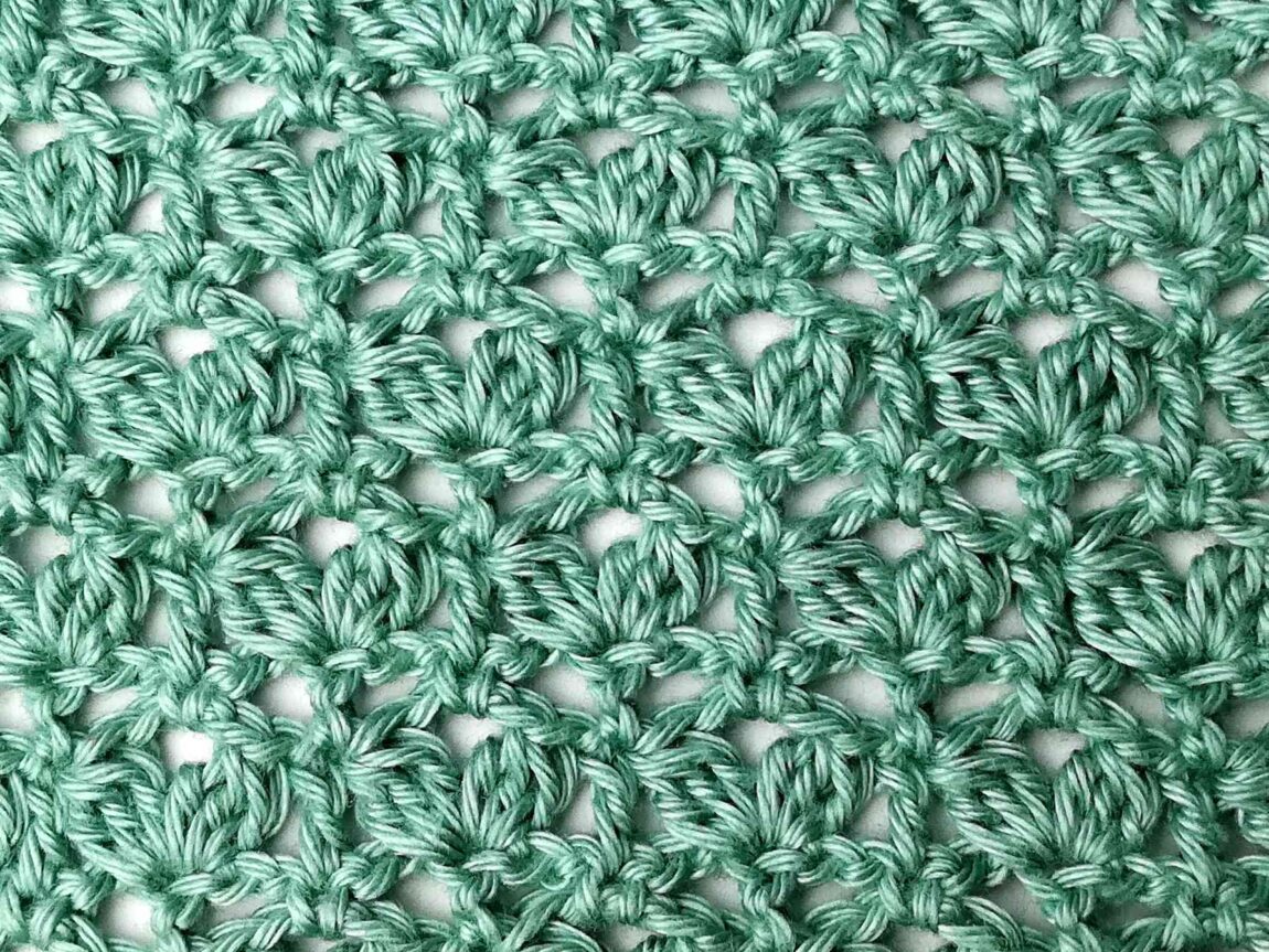 Crochet stitch photo and video tutorial: The uneven sprouting plant stitch
