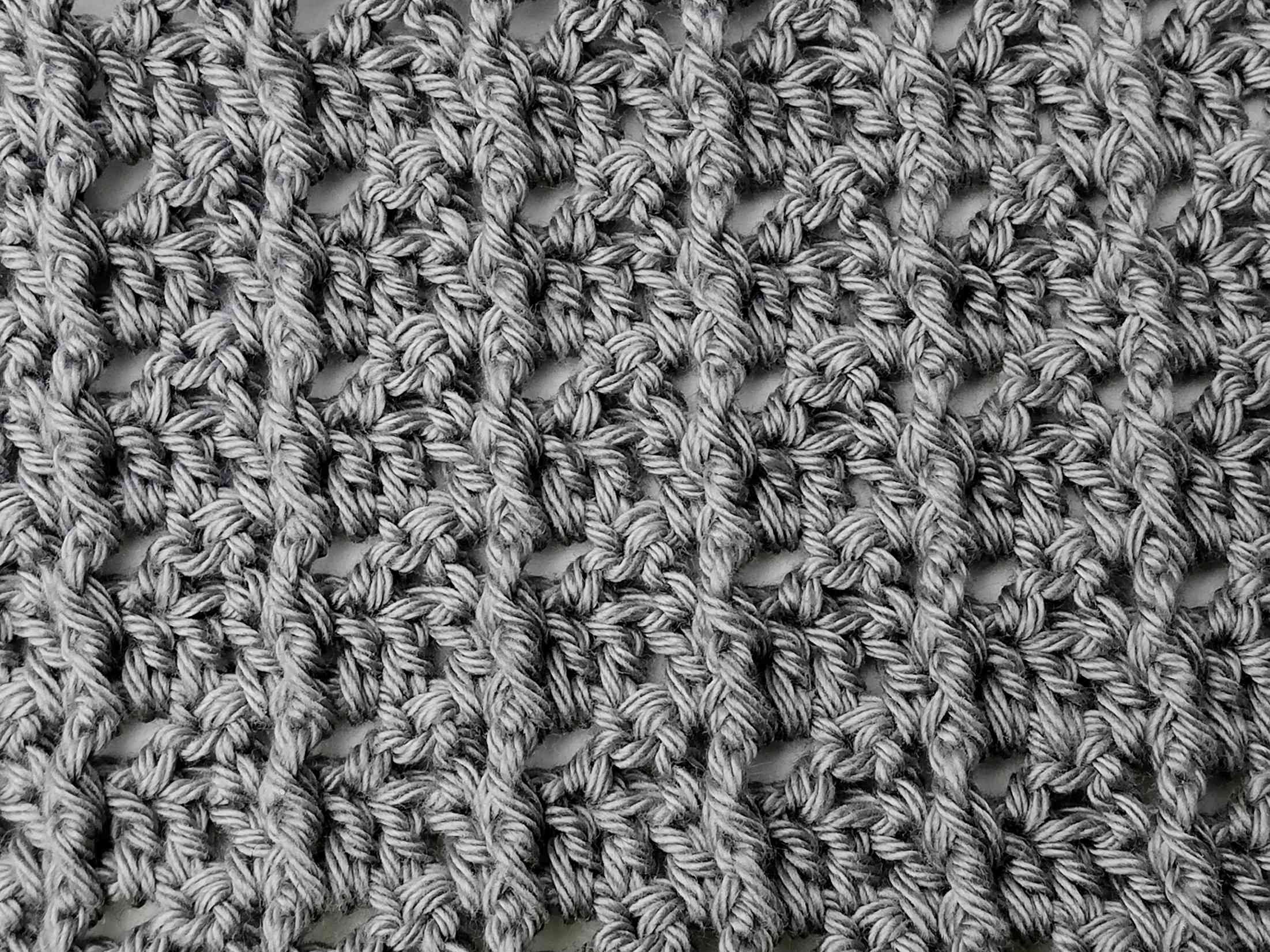 Crochet stitch photo and video tutorial: The bars and zigzag stitch