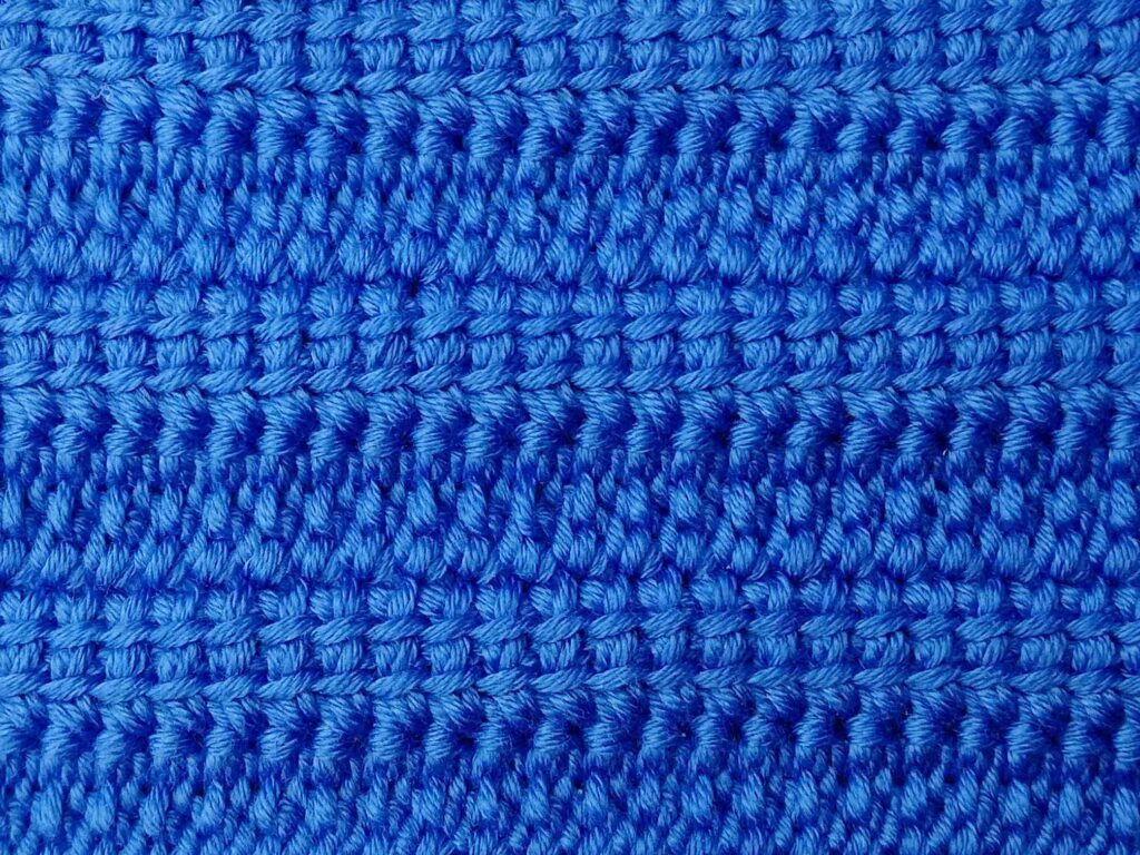 Crochet stitch photo and video tutorial: The linked treble crochet