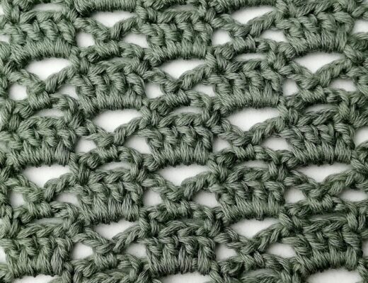 Crochet stitch photo and video tutorial: The diamond and block stitch