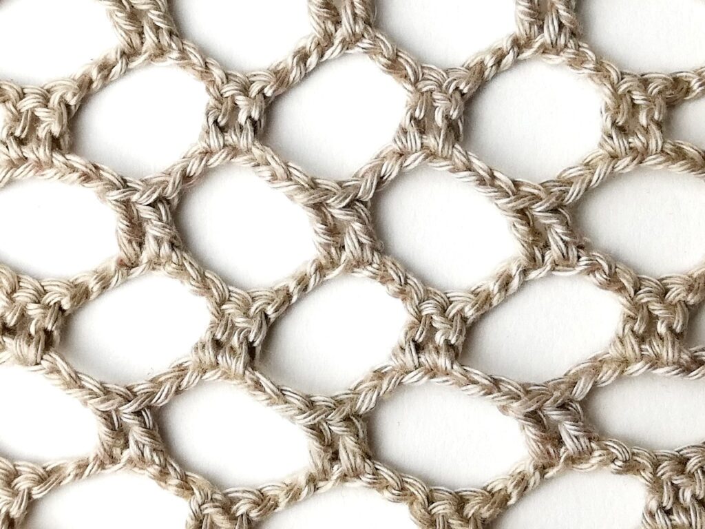 Crochet stitch tutorial: The large mesh stitch