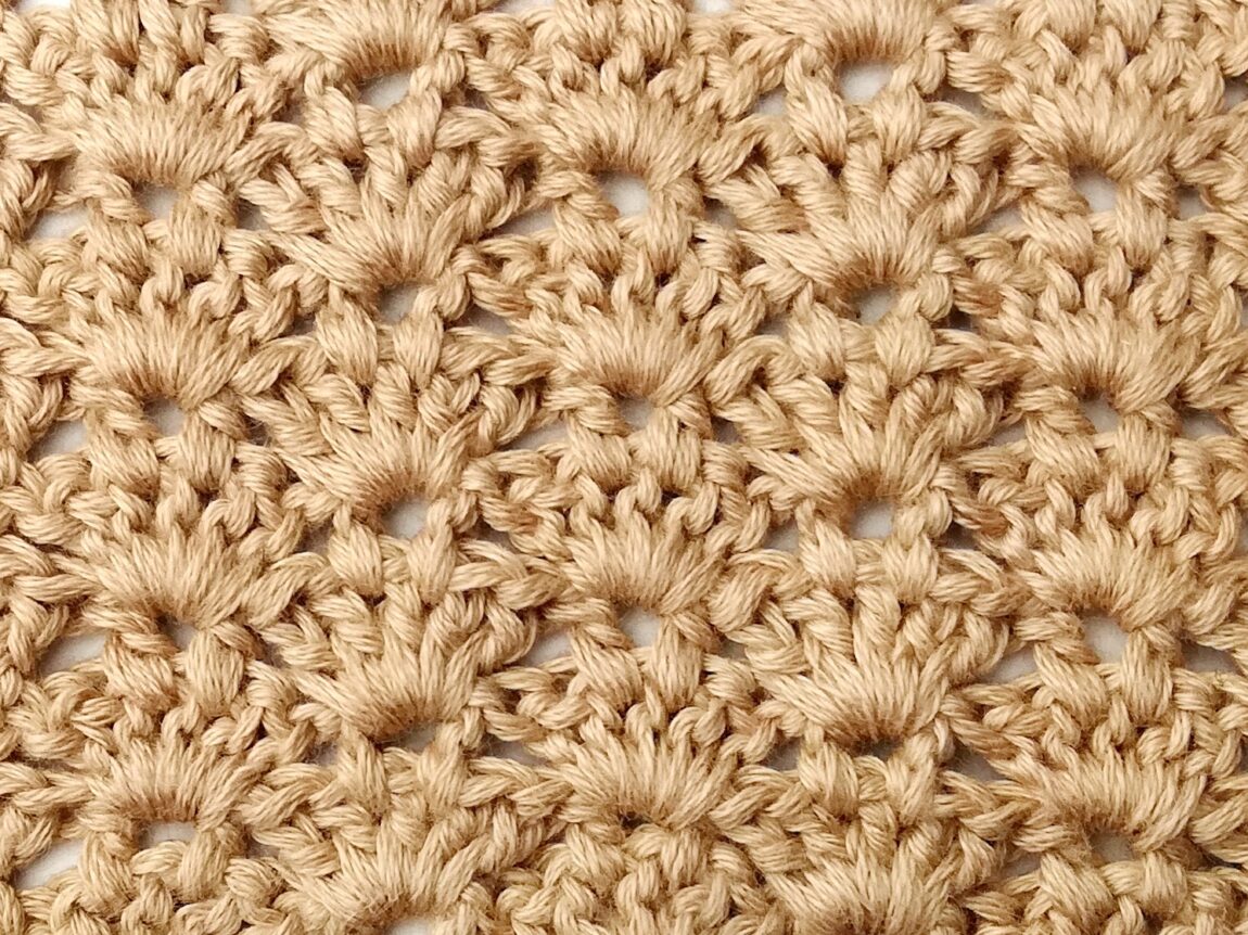 Crochet stitch tutorial: Linked shells stitch