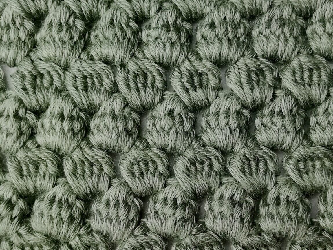Crochet stitch tutorial: Uneven large cluster stitch