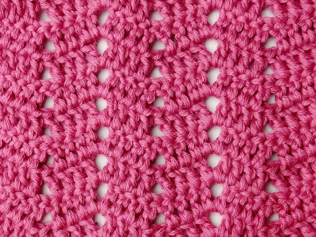 Crochet stitch tutorial: Peephole chevron stitch