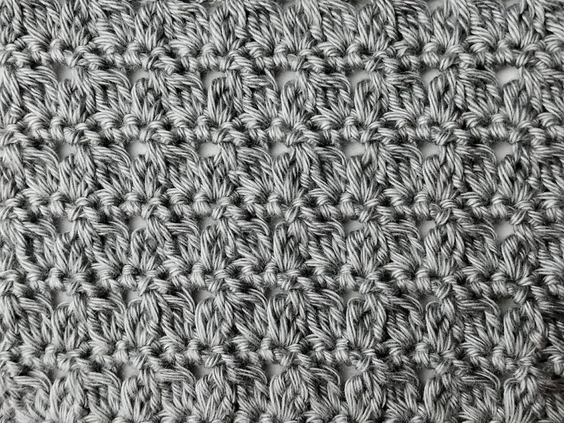 Crochet stitch tutorial: Twin clusters stitch