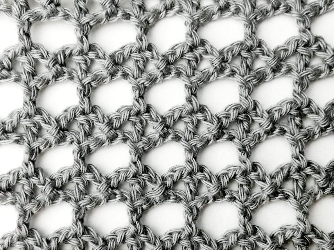 Crochet stitch tutorial: Lacy diamond eyelet stitch