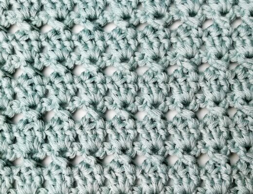 Crochet stitch tutorial: Shell and treble crochet cross stitch