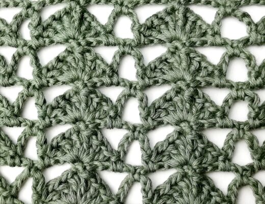 Crochet stitch tutorial: Stacked triangles and eyelet stitch