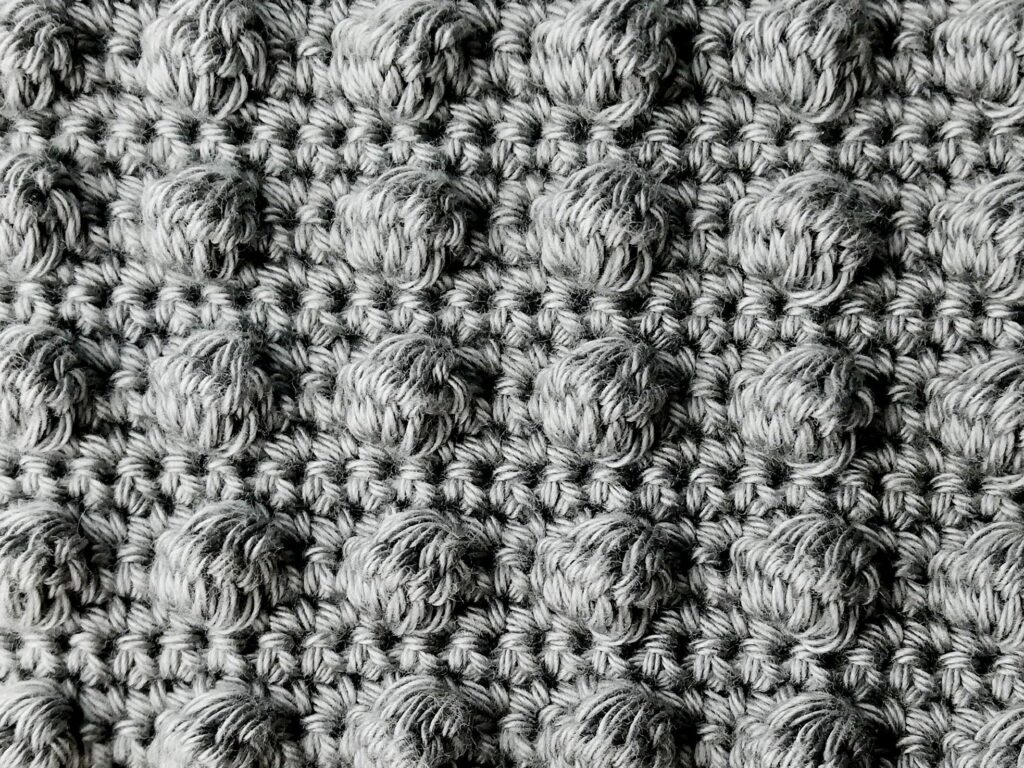 Crochet tutorial: Aligned bobble stitch