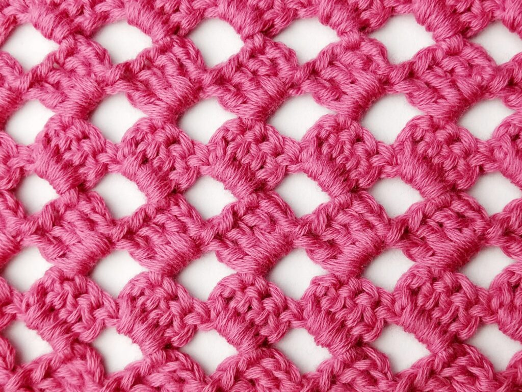 Crochet stitch tutorial: Lacy checkered diamond stitch