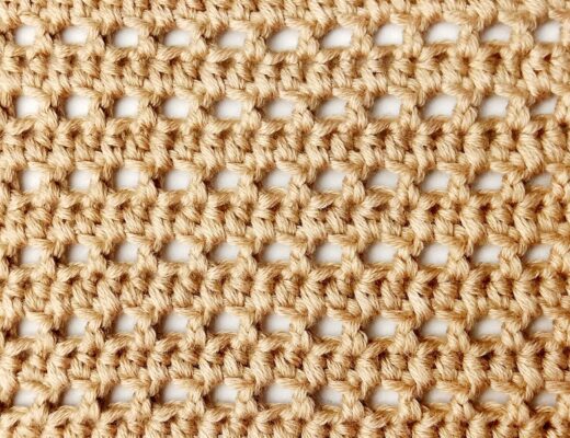 Crochet stitch photo tutorial: Striped half double crochet mesh stitch