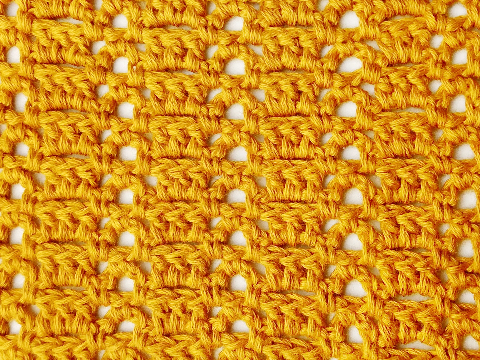 Crochet stitch step-by-step photo tutorial: Chained block stitch