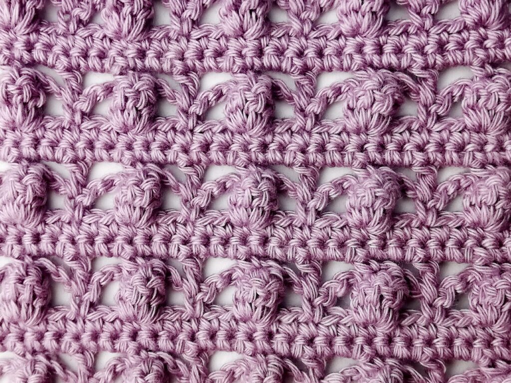 Crochet step-by-step photo tutorial: Lacy striped popcorn stitch