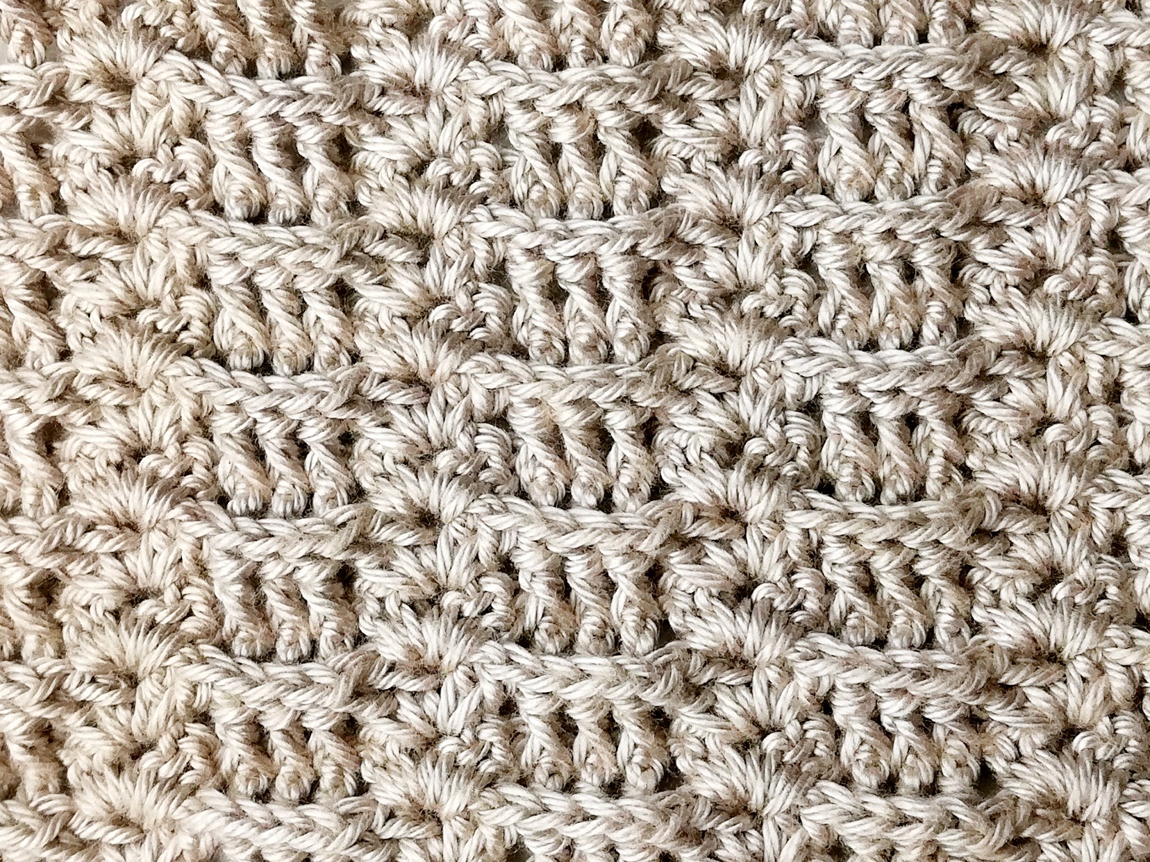 Crochet stitch photo tutorial: Double V and ripple stitch