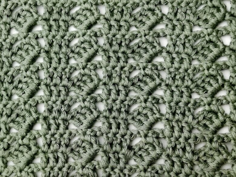 Crochet stitch step-by-step photo tutorial: Column and tilted block stitch